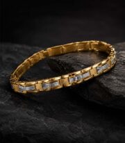 Pulsera Dorada con Detalles Plateados