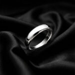 Anillo Plateado Clásico Liso